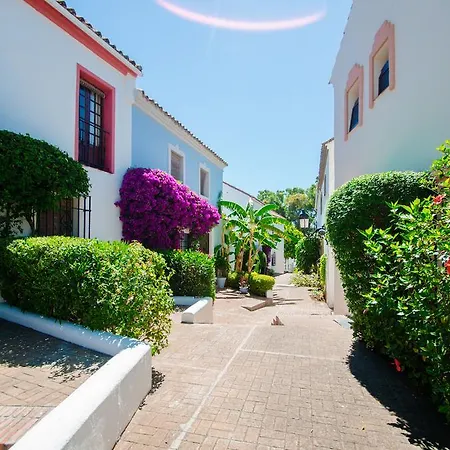 Villas At Pueblo Guadalmina Holiday home *