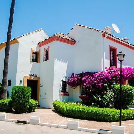 Villas At Pueblo Guadalmina Holiday home